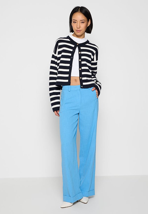 RIANI WIDE FIT
