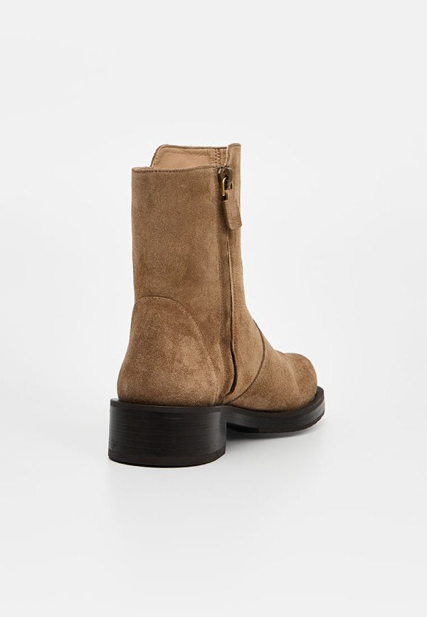 Stuart Weitzman 5050