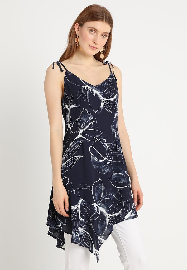 Vince Camuto FRESCO PETALS FLARE