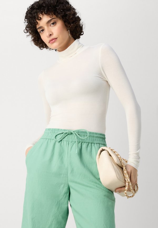 Scotch & Soda CORE ROLL UP NECK LONG SLEEVE