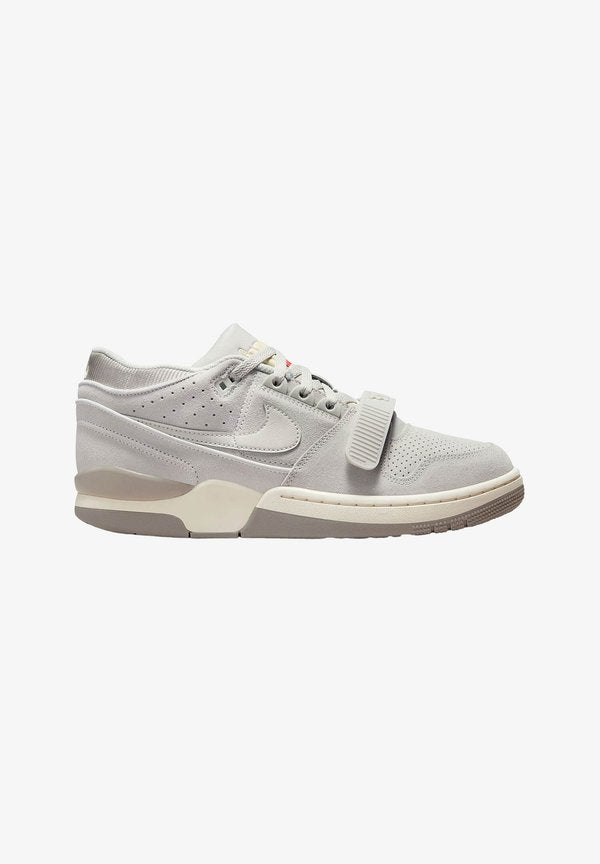 Nike Sportswear LIFESTYLE AIR ALPHA FORCE 88  - Trainers - beige