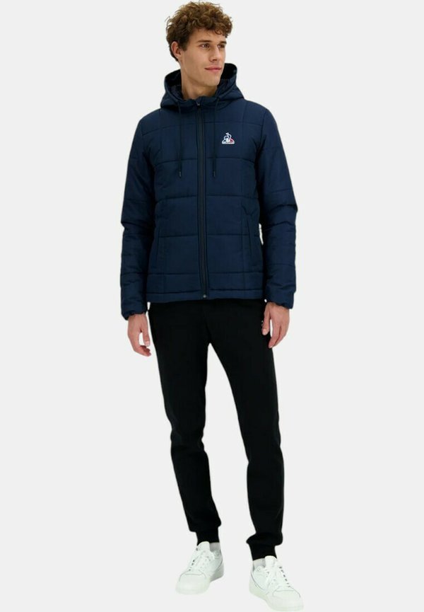 le coq sportif ESSENTIELS