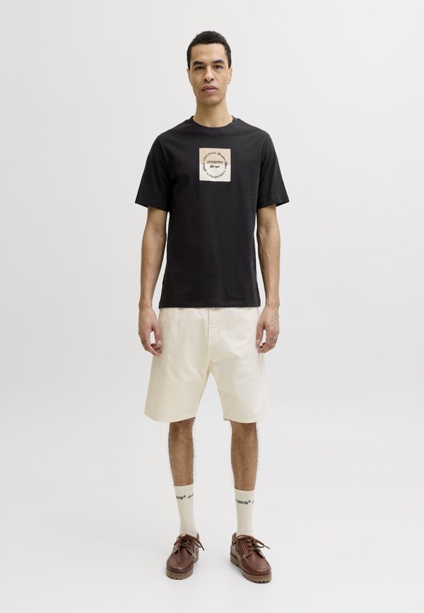 Jack & Jones JORCATSKILLS SQUARE BRANDING TEE