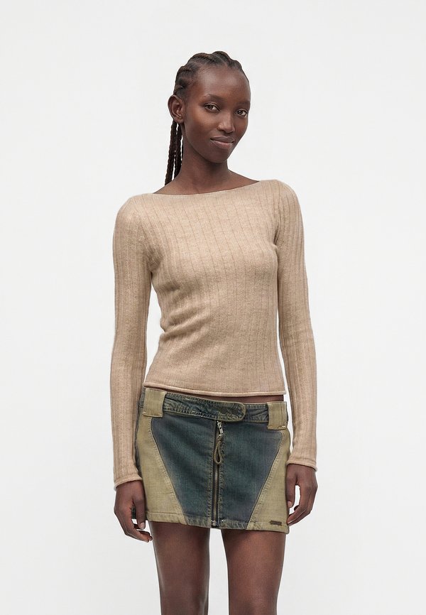 BDG Urban Outfitters CASEY SLASH
