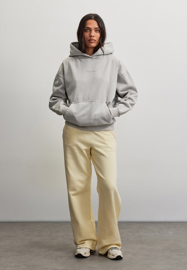 Pegador CLARITA LOGO OVERSIZED HOODIE