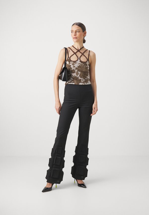 AVAVAV STRAPPY TANK