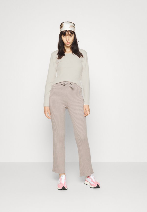 Lounge Nine ANDY
