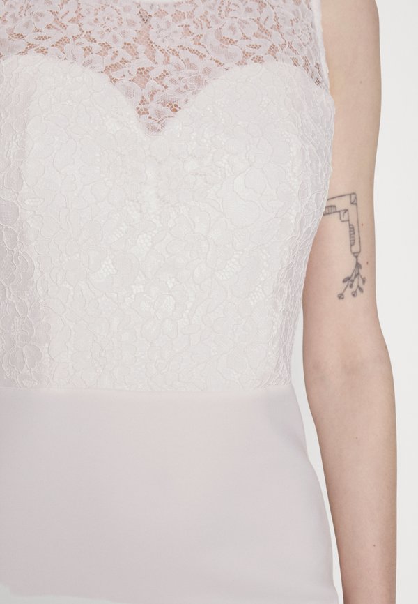 WAL G. WEDDING LEONE BRIDAL GOWN