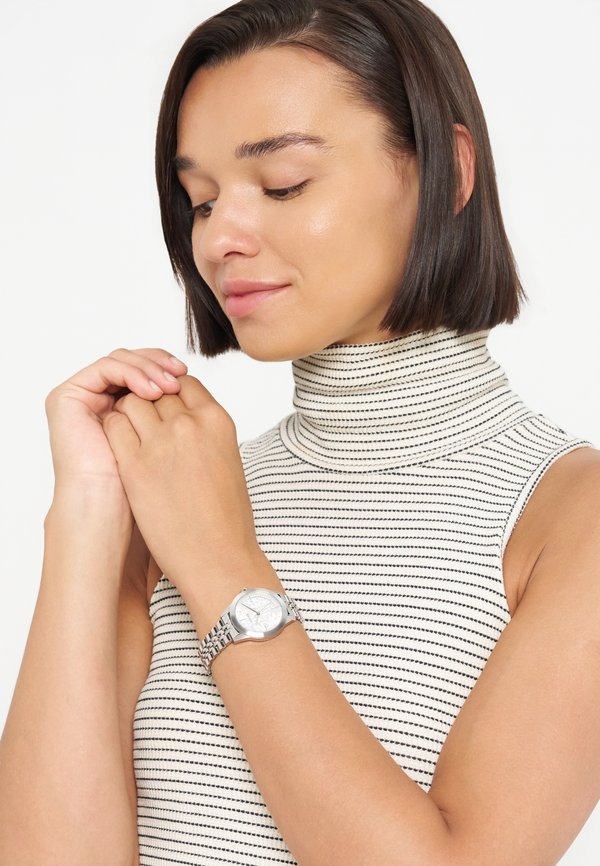 DKNY