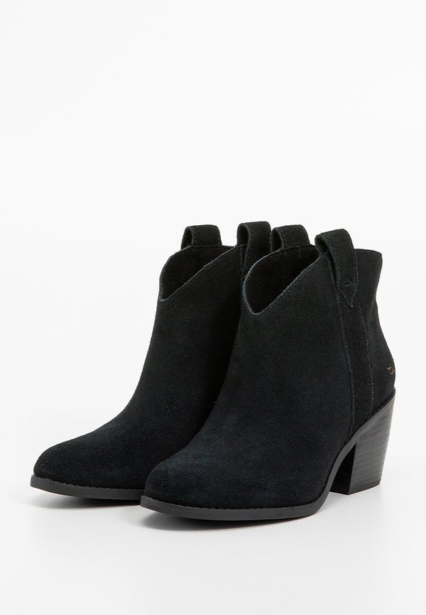 TOMS CONSTANCE