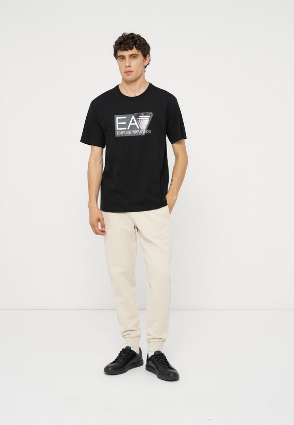 EA7 Emporio Armani