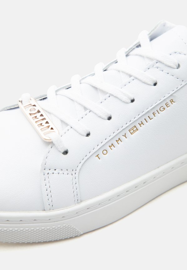 Tommy Hilfiger ESSENTIAL