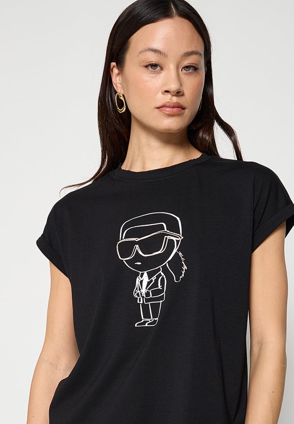 KARL LAGERFELD