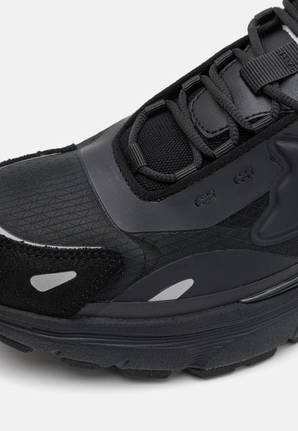 Maison Kitsuné SORA RUNNERS