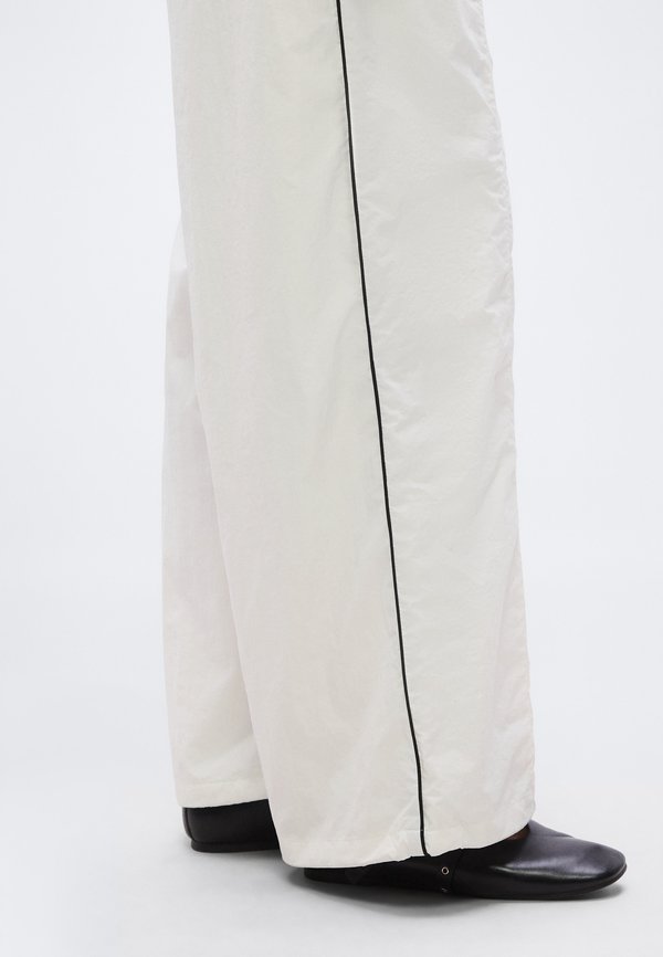 Tommy Jeans REPEAT LOGO TAPE WIDE LEG JOGGERS