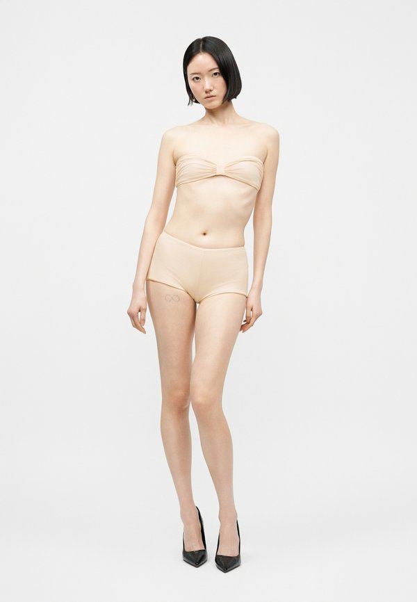 Undress Code LILIA
