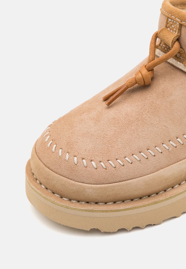 UGG ULTRA MINI CRAFTED REGENERATE UNISEX