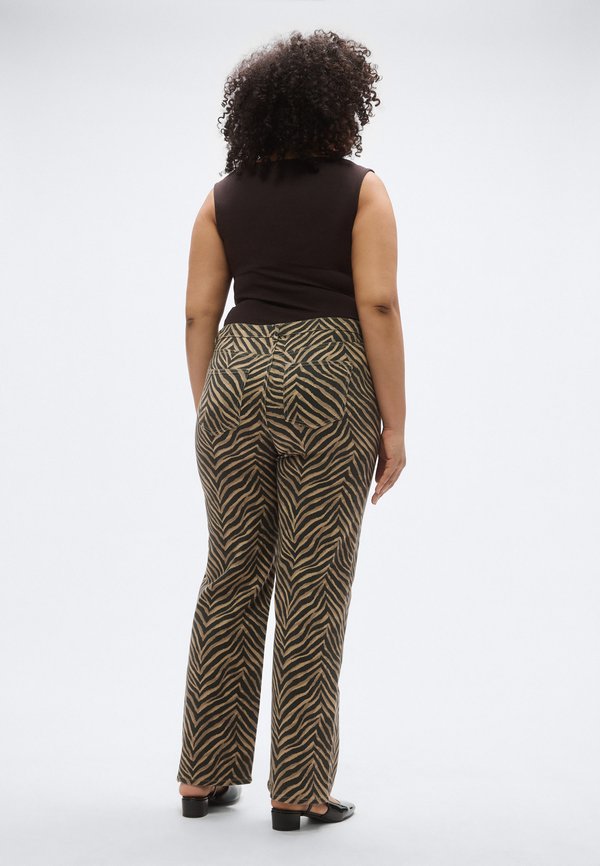 Vero Moda Curve VMCTESSA JEANS