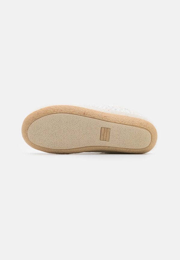 TOMS IVY