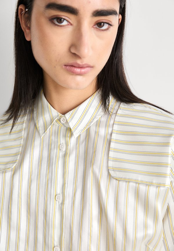 DKNY BACK PRINT