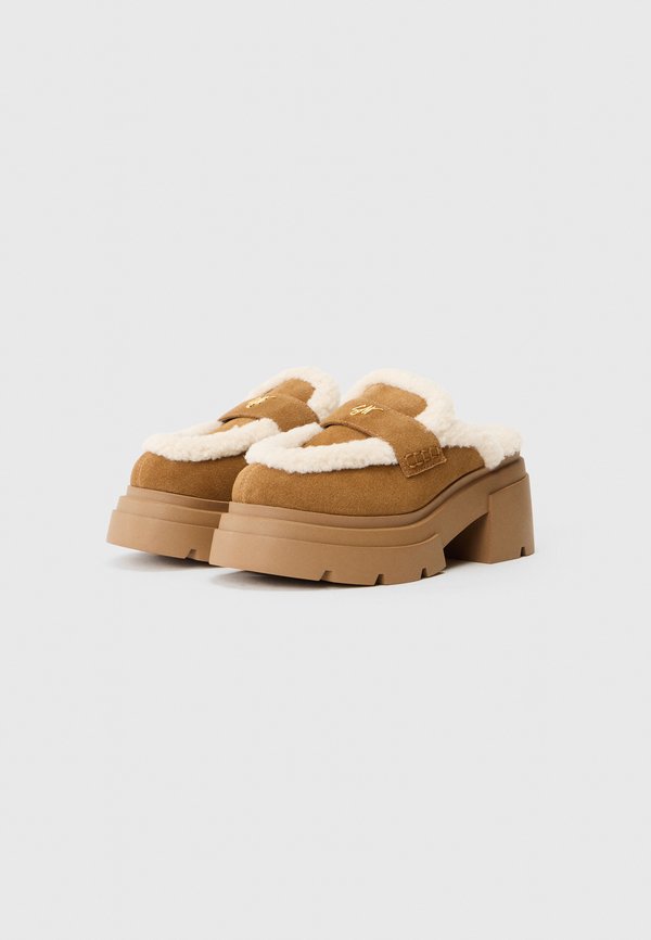 Steve Madden TURNPIKE