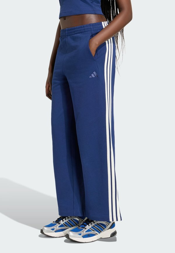adidas Sportswear ADIDAS SPORTSWEAR W AK 3S WD PT - Tracksuit bottoms - dark blue/off white