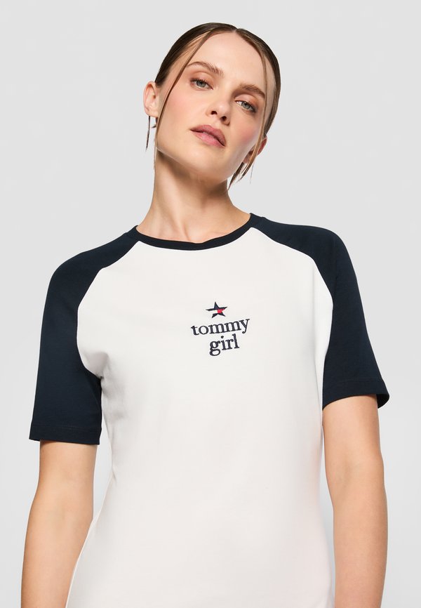 Tommy Jeans EXCLUSIVE RAGLAN T-SHIRT DRESS