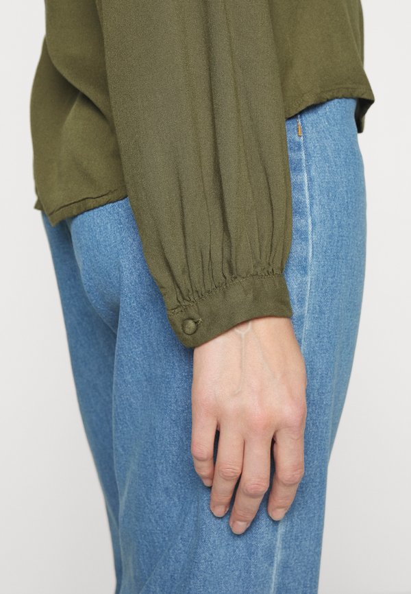Vero Moda Tall VMVILMA V-NECK TOP