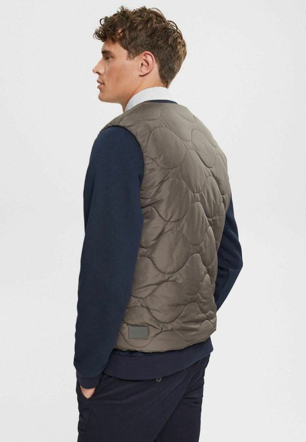 Esprit Collection MIT MUSTERSTEPPUNG