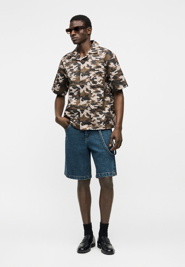 GCDS LABEL CHECKED CAMO SHIRT