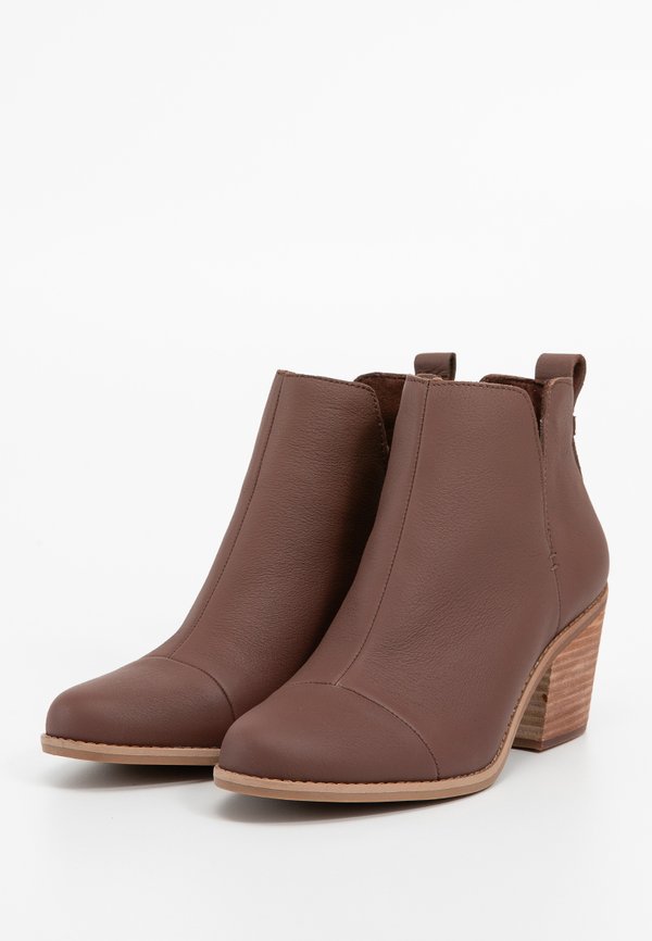 TOMS EVERLY CUTOUT