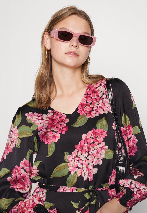 VILA VIAGNES V NECK DRES