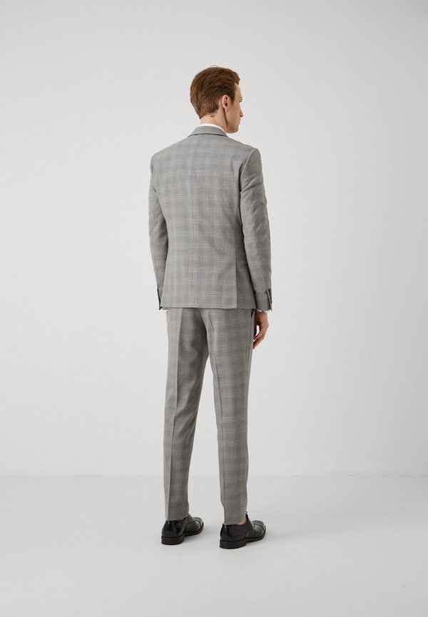 Isaac Dewhirst CHECK SET