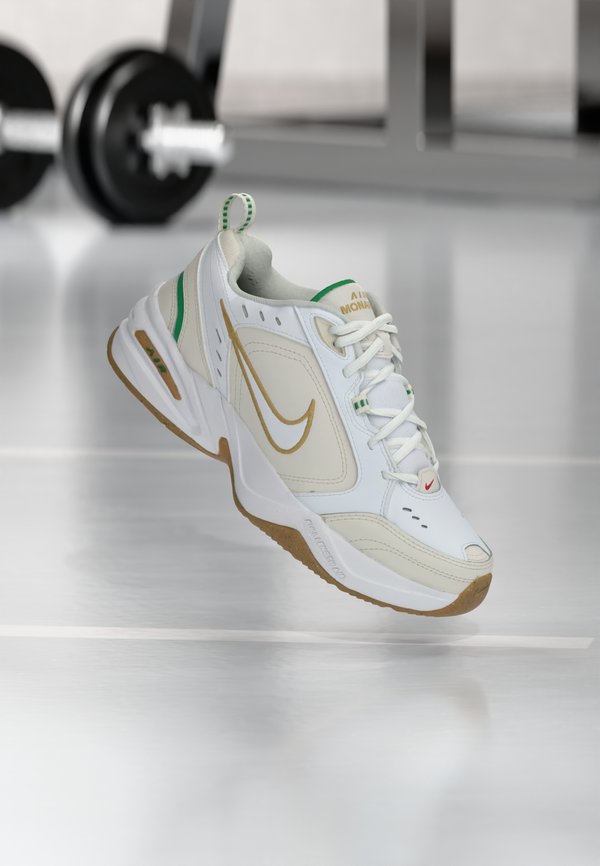 Nike Performance AIR MONARCH IV - Training shoe - white/metallic gold-coloured/phantom/lucky green/light brown