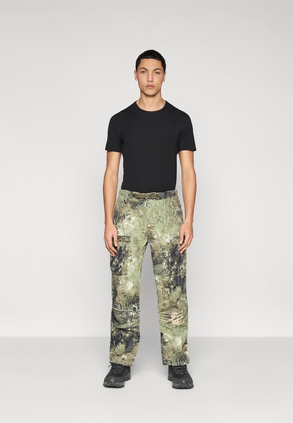 Nike ACG SMITH