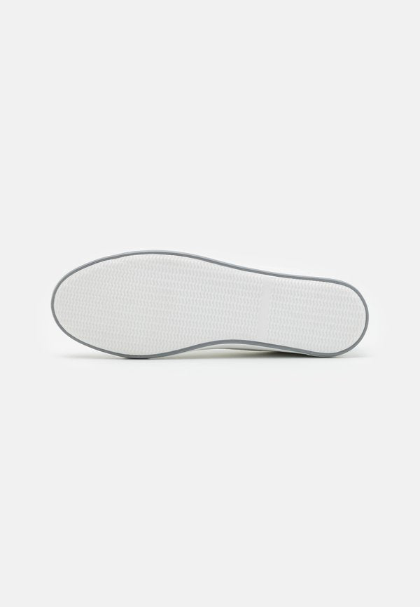 Pier One by Zalando