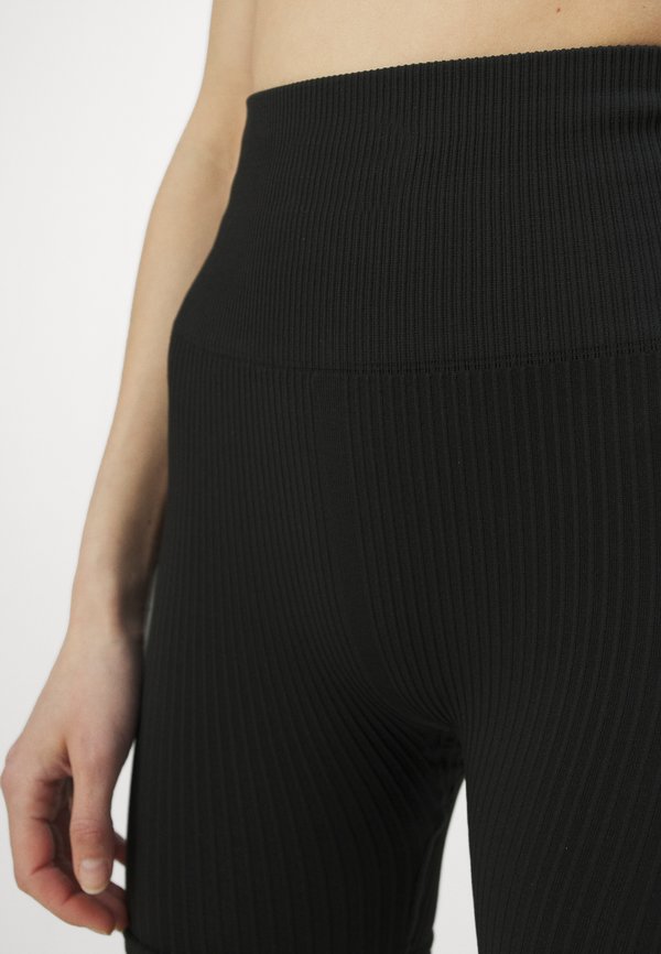 Björn Borg STUDIO SEAMLESS SHORTS