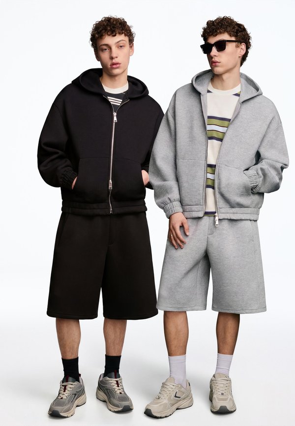 Bershka JOGGER - 2-PACK OVERSIZE BERMUDA - Tracksuit bottoms - grey/black