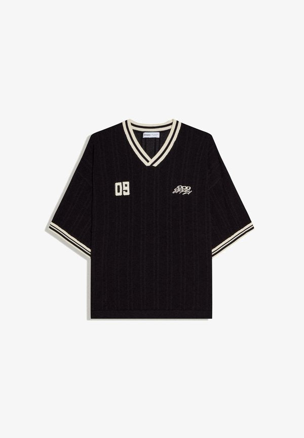 Bershka RETROSPORT V-NECK - TSHIRT - Print T-shirt - black