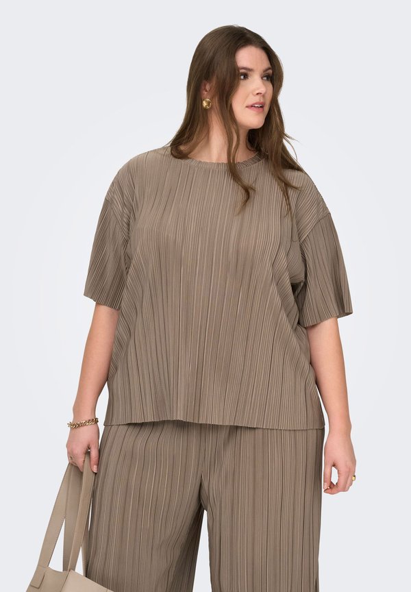 ONLY Carmakoma Pleated CARRAVENNA Pleated