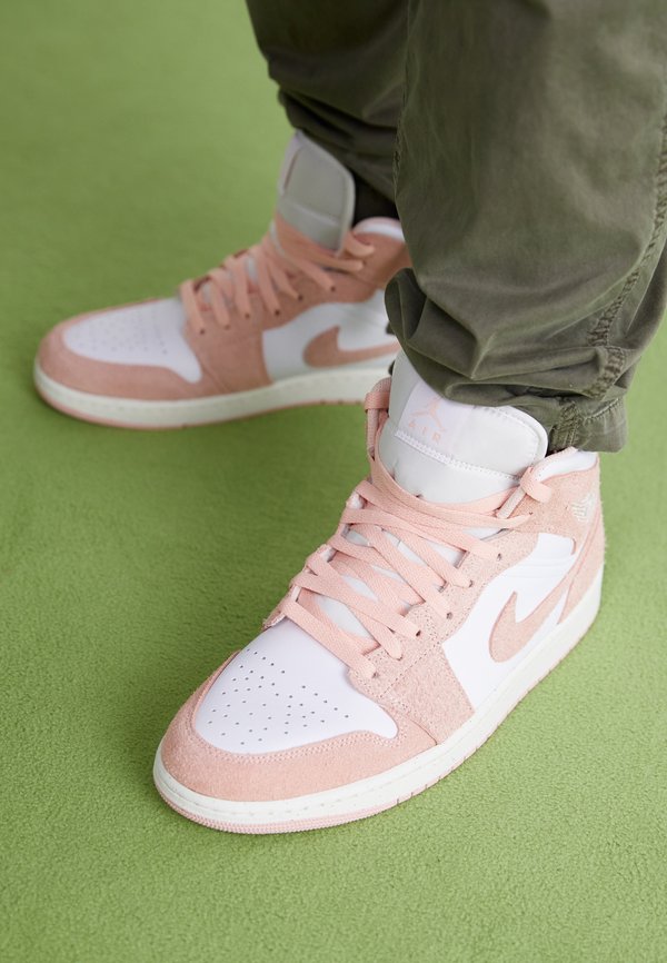 Jordan AIR JORDAN 1 MID SE