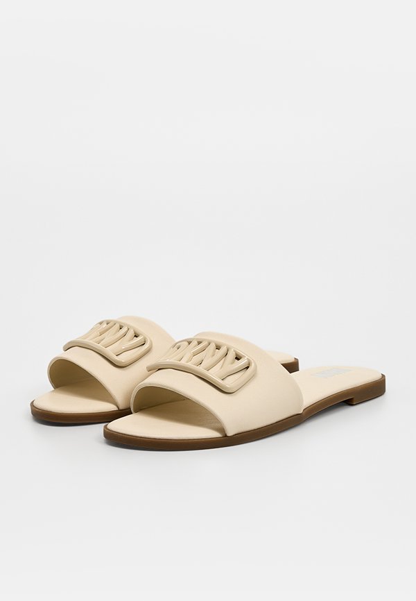 DKNY WYLIE