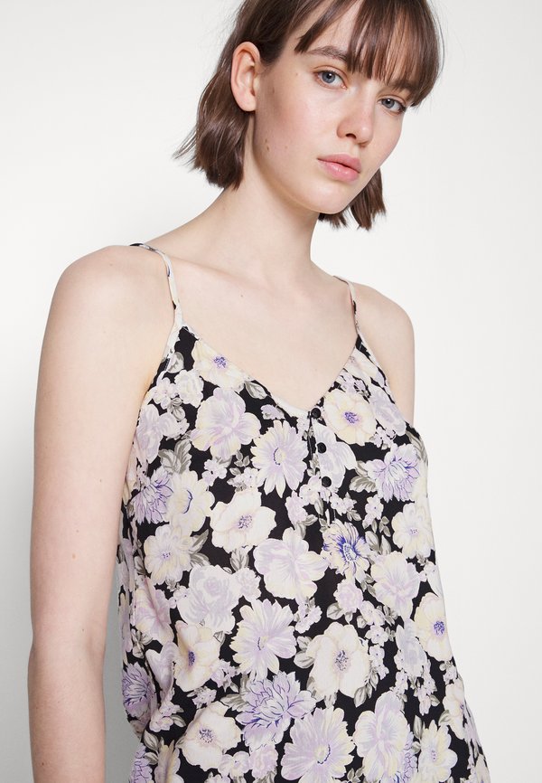 PIECES Tall PCNYA SLIP