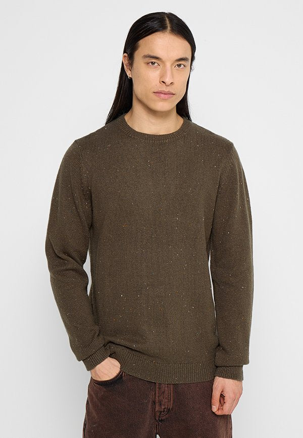 REVOLUTION REGULAR FIT