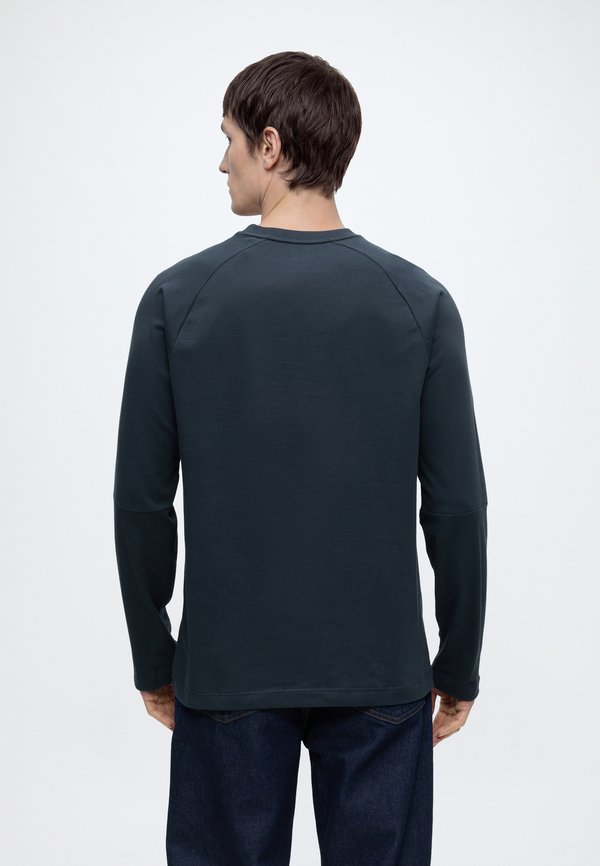Calvin Klein GRAPHIC TEE  ICON SPORT