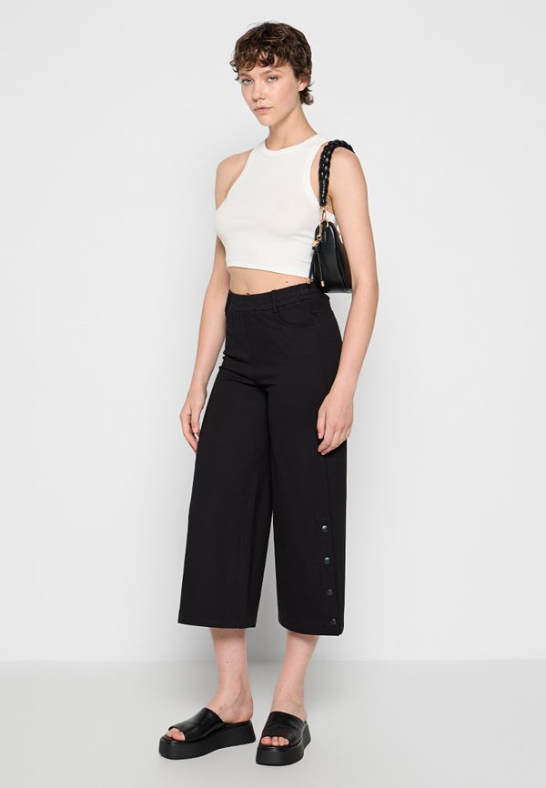 TWINSET