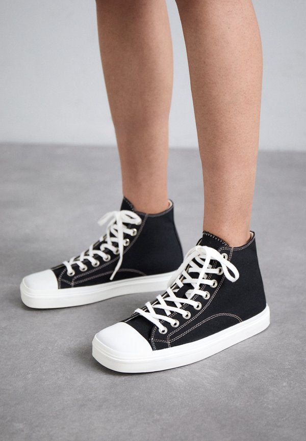 MOSCHINO EDGE