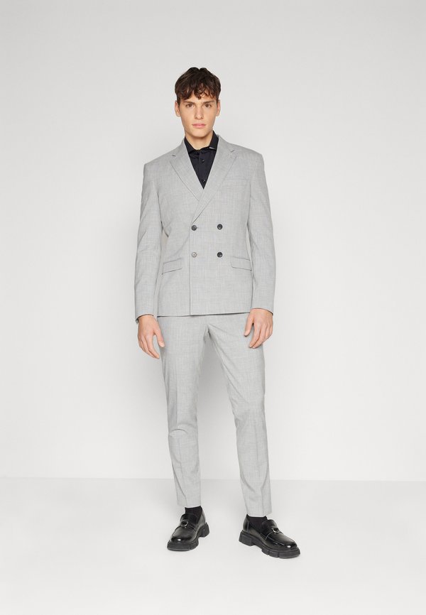 Isaac Dewhirst THE FASHION NOTCH SUIT