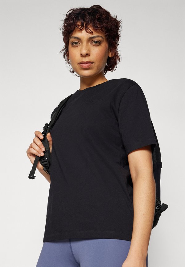 Peak Performance ORIGINAL SMALL LOGO TEE