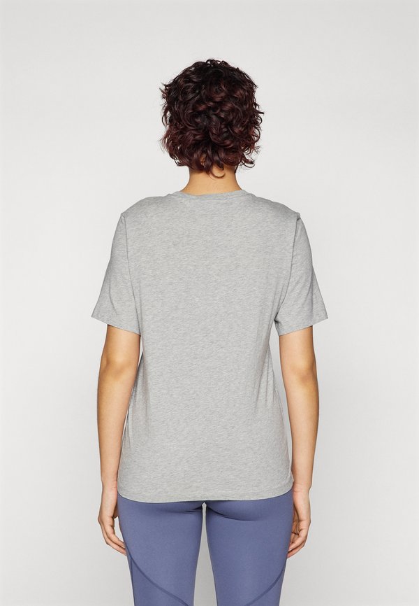 Peak Performance ORIGINAL SMALL LOGO TEE